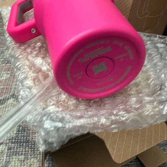 Stanley Vibrant Hot Pink Quencher H2.0 Tumbler NEW 40oz - Picture 2 of 5